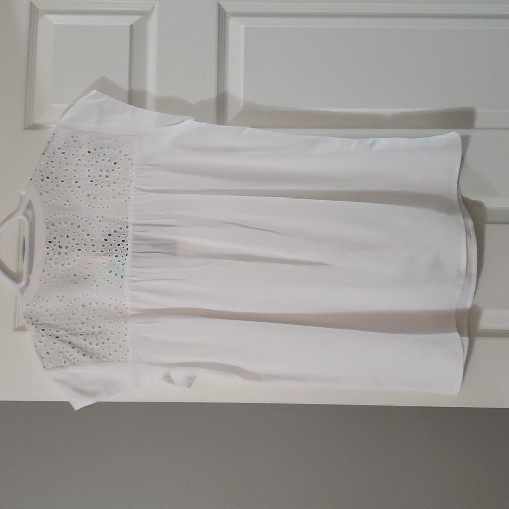 White blouse - Picture 4 of 6